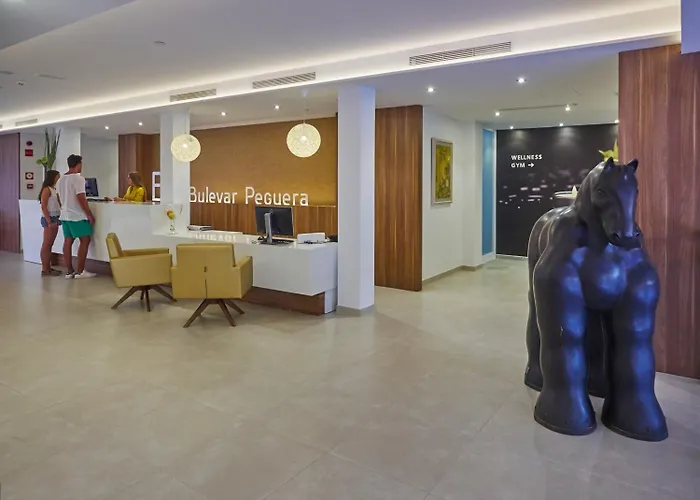 Bq Bulevar Peguera- Adults Only מלון