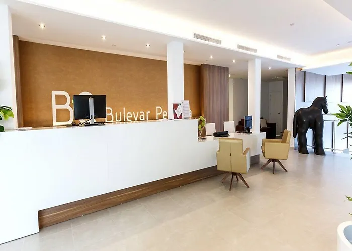 Bq Bulevar Peguera- Adults Only מלון