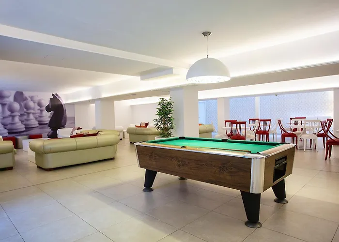 Готель Bq Bulevar Peguera- Adults Only